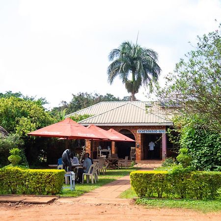 New Court View Hotel Masindi Exterior photo