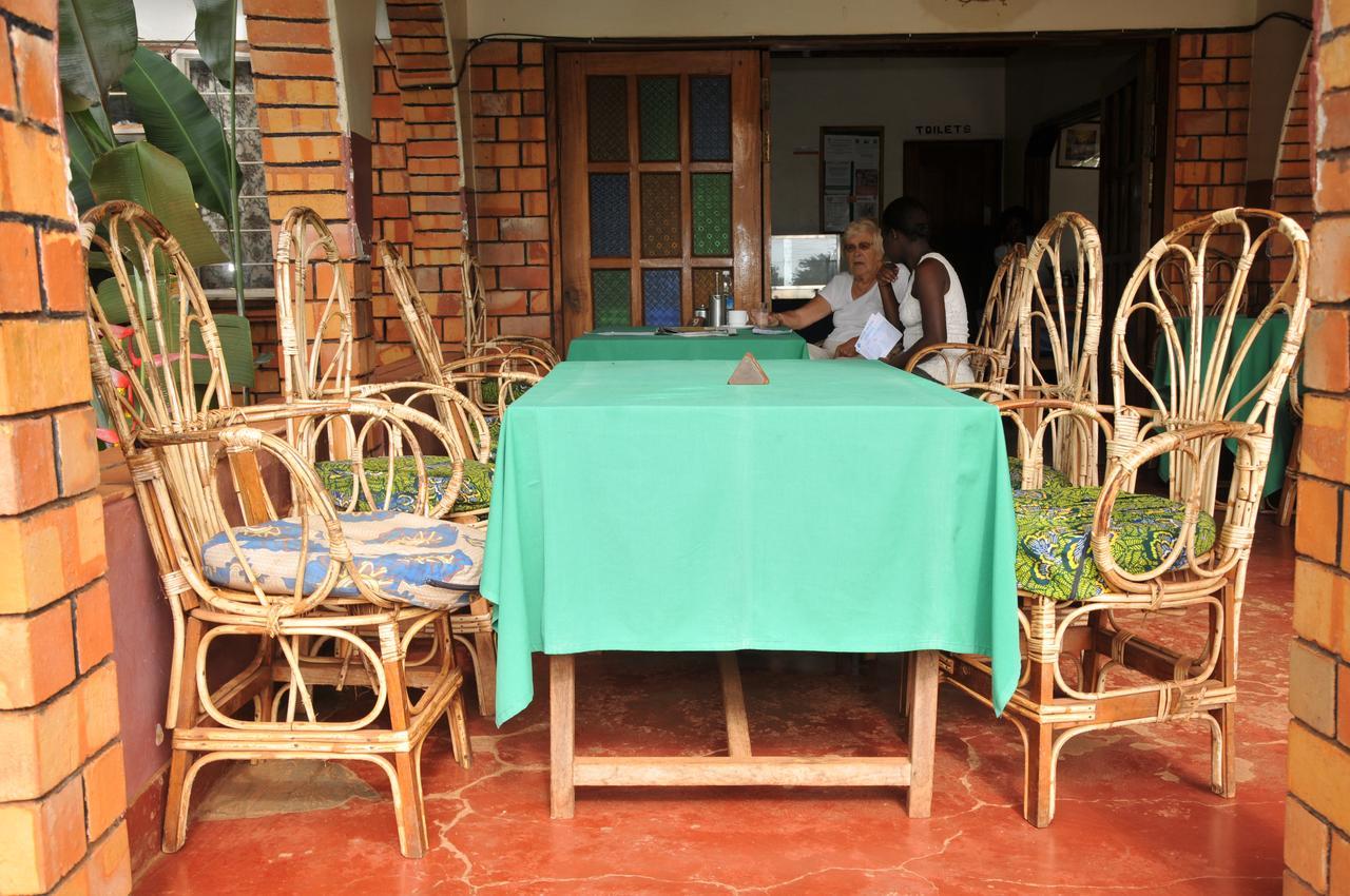 New Court View Hotel Masindi Exterior photo