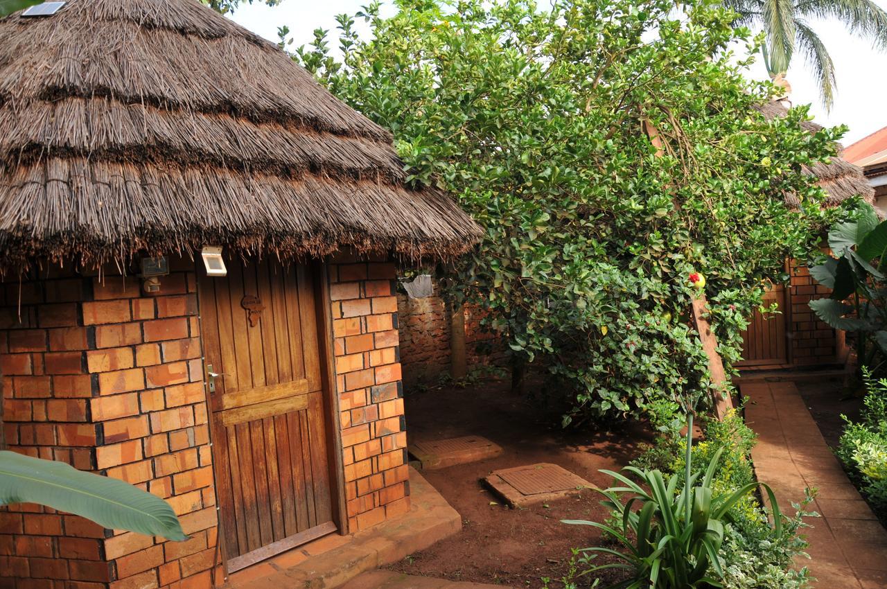 New Court View Hotel Masindi Exterior photo