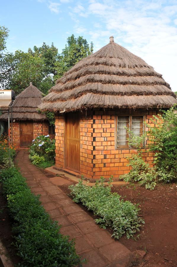 New Court View Hotel Masindi Exterior photo